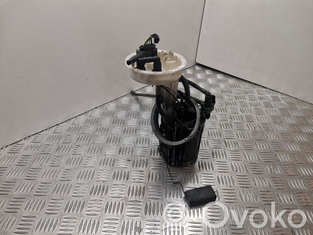 Audi A4 S4 B7 8E 8H Bomba interna de combustible 