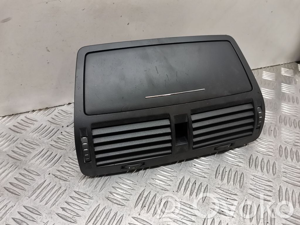 Skoda Octavia Mk2 (1Z) Dash center air vent grill 