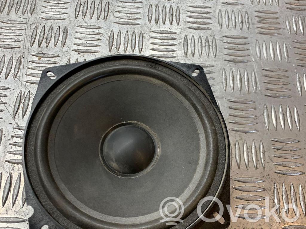 Audi A4 S4 B6 8E 8H Głośnik niskotonowy 