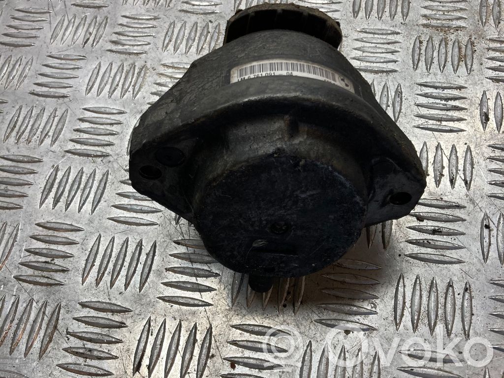 BMW 5 E60 E61 Engine mount bracket 