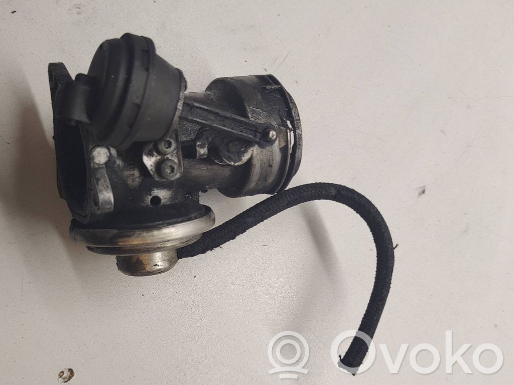 Volkswagen PASSAT B5.5 Zawór EGR 