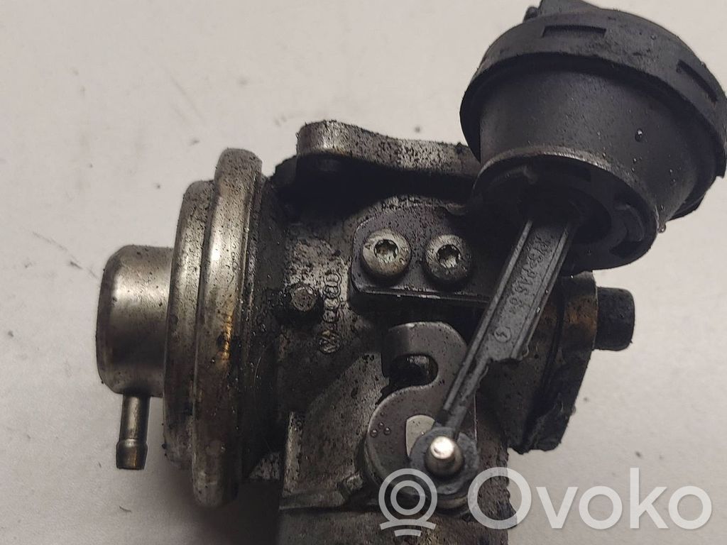 Volkswagen PASSAT B5.5 Zawór EGR 