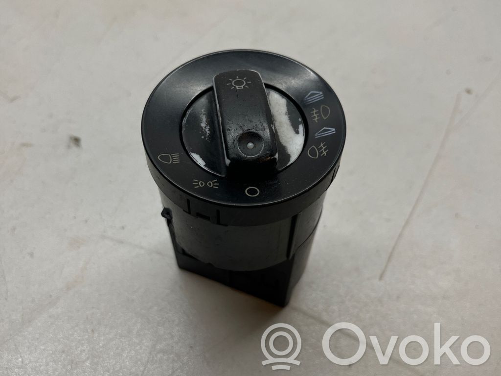 Interruptor de luz   8E0941501,04053500