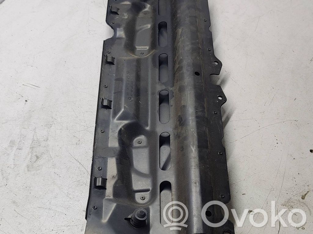 BMW 5 E60 E61 Radiatoru paneļa augšējā daļa (televizors) 