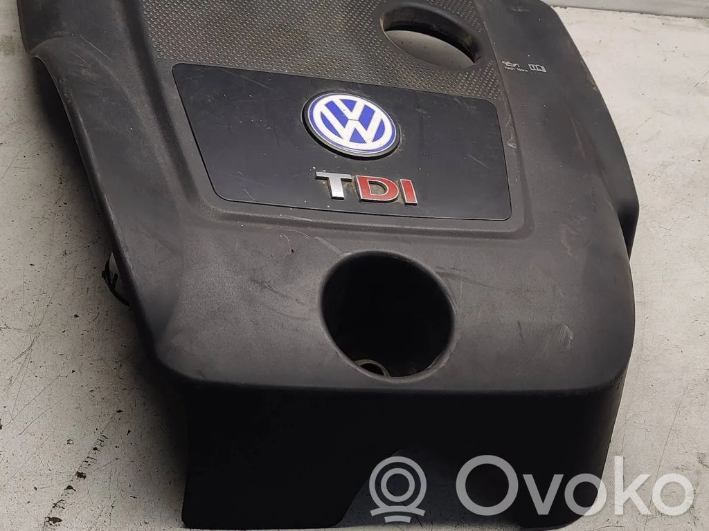 Volkswagen Golf IV Osłona górna silnika 