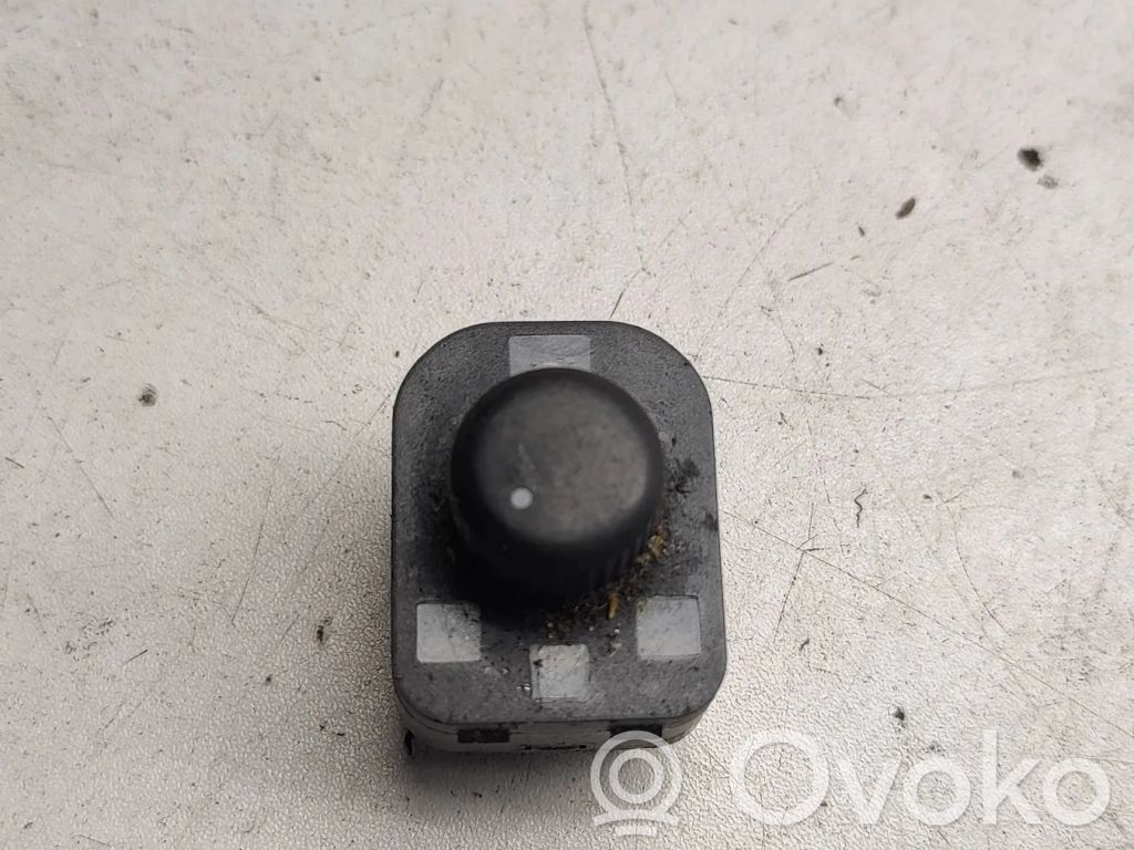 Seat Leon (1P) Wing mirror switch 