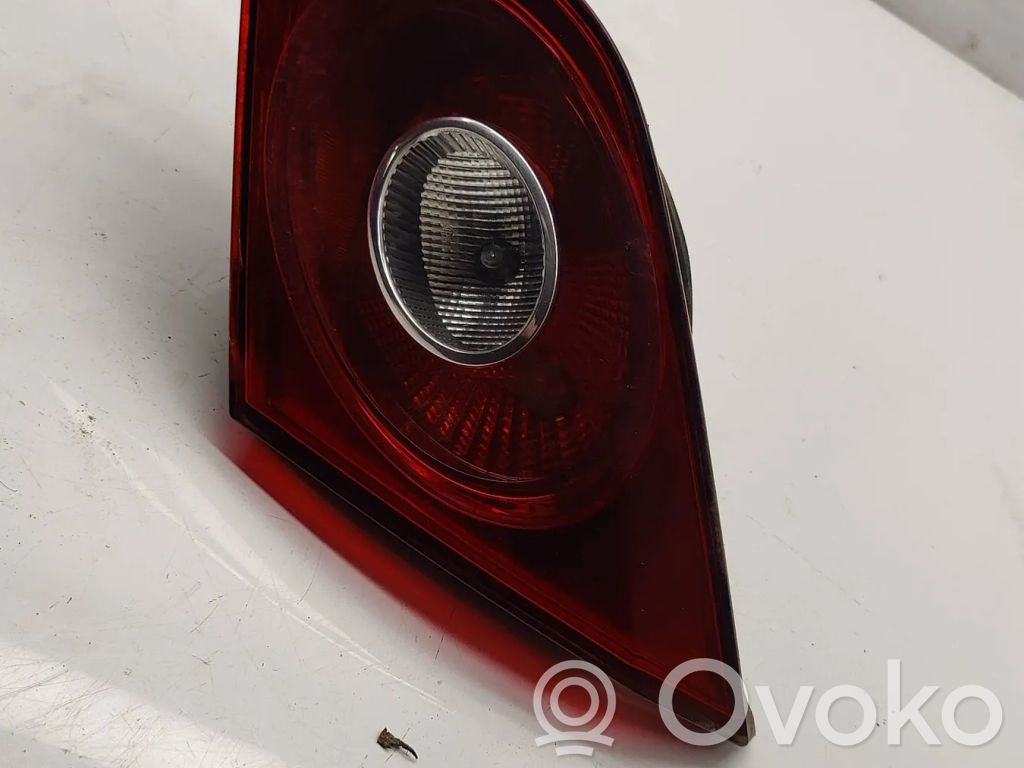 Volkswagen PASSAT CC Lampy tylnej klapy bagażnika 