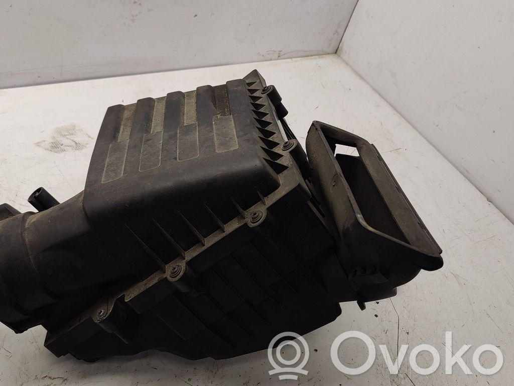 Volkswagen PASSAT B8 Obudowa filtra powietrza 