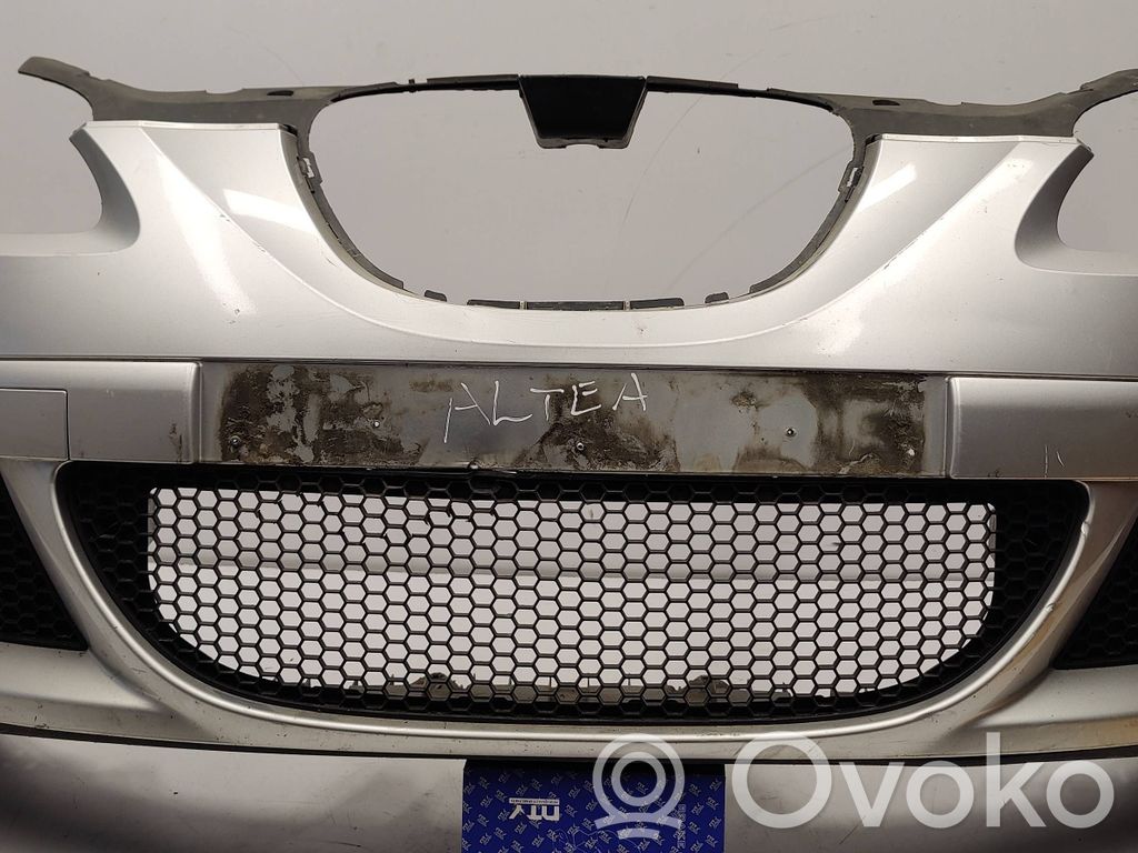 Front bumper   5P0807231