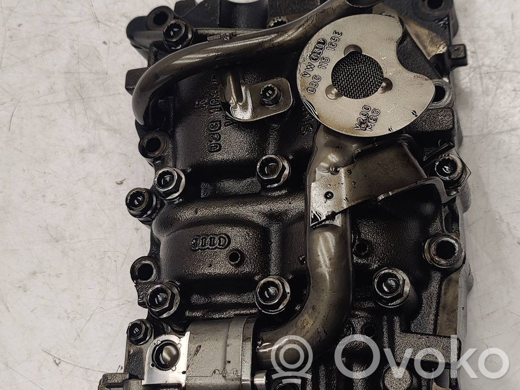 Volkswagen PASSAT B6 Bomba de aceite 