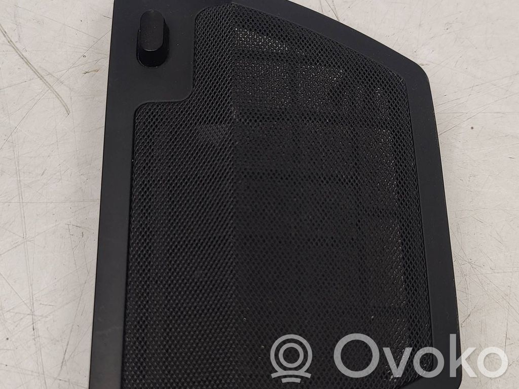 Cache enceinte centrale   8261042