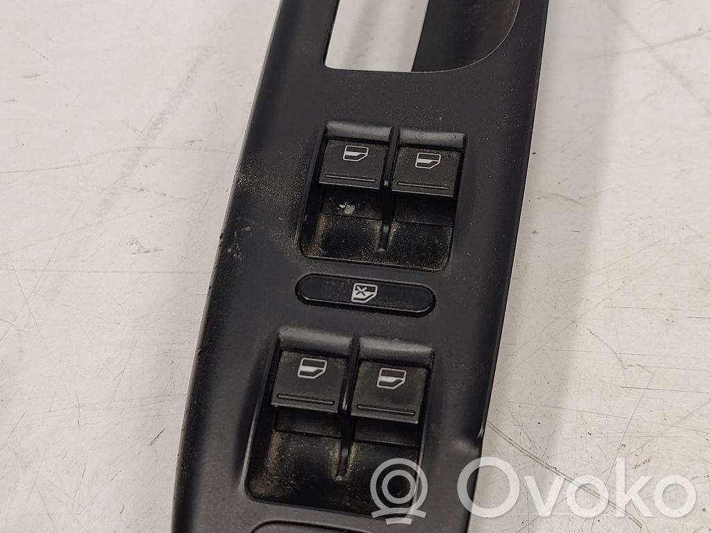 Volkswagen PASSAT B6 Comutator comandă geamuri electrice 
