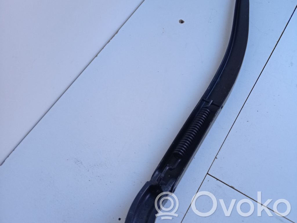 Buick Encore I Front wiper blade arm 