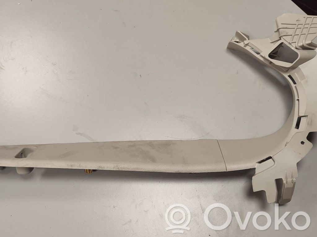 Chrysler Pacifica (C) pillar trim 