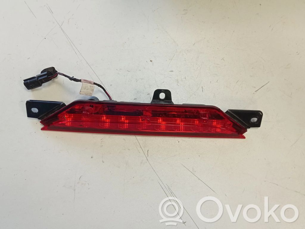 Chrysler Pacifica Third/center stoplight 