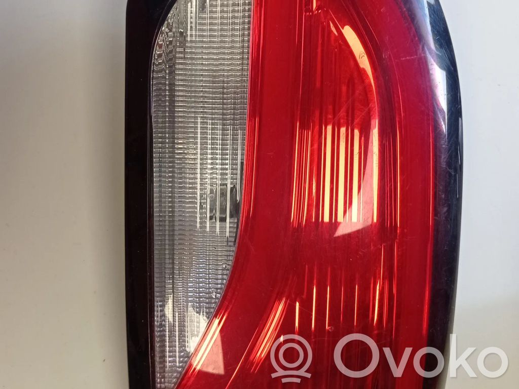 Chrysler Pacifica Tailgate rear/tail lights 
