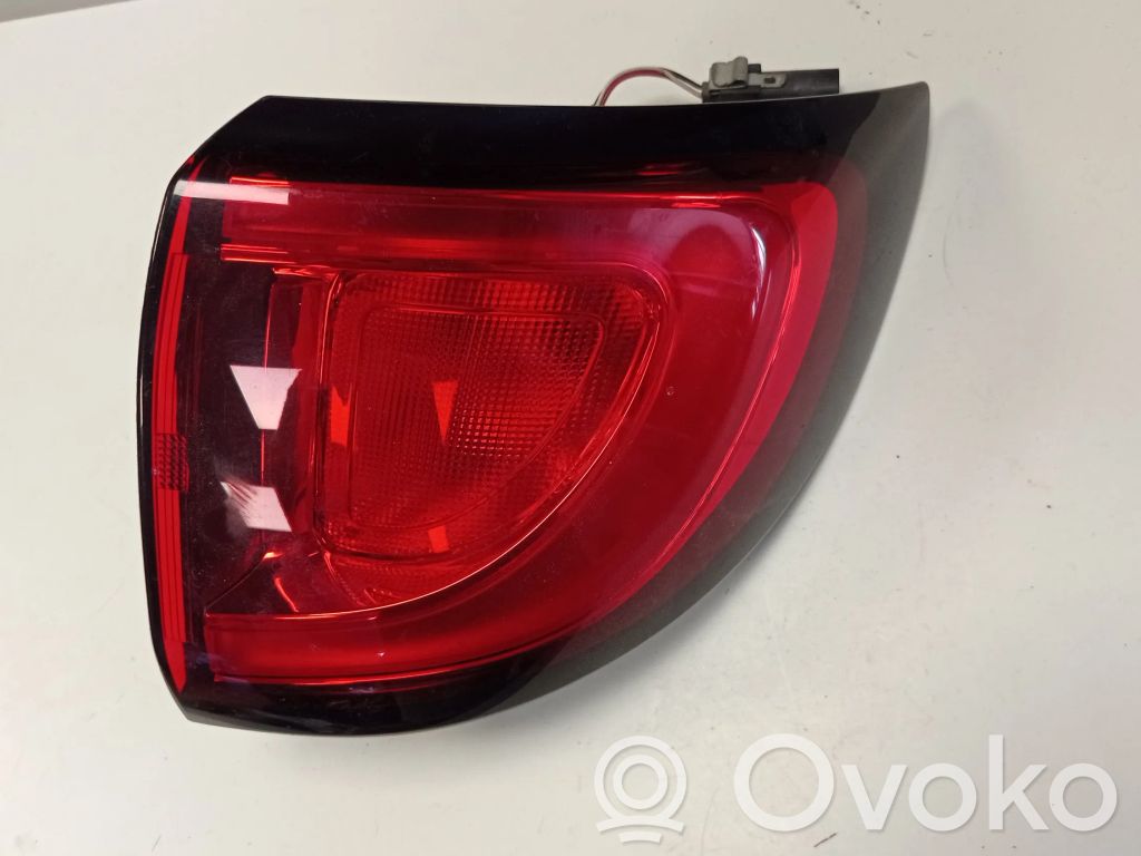 Chrysler Pacifica Rear/tail lights 