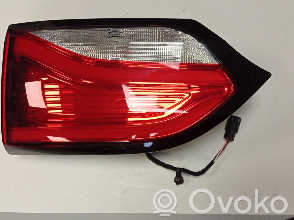 Chrysler Pacifica Tailgate rear/tail lights 