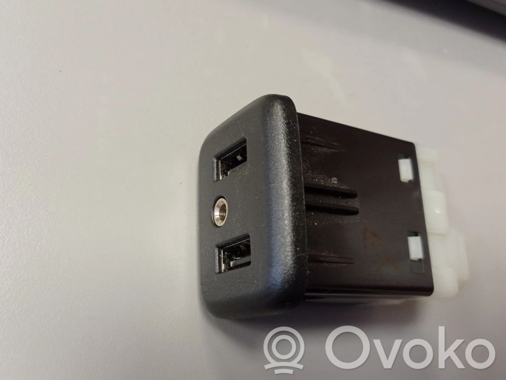 USB socket connector   13519224,P13519224,35022700,35022700A