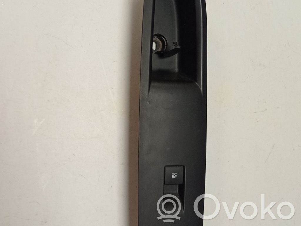 Electric window control switch   95025520600R,95025520600R,22819399,321817