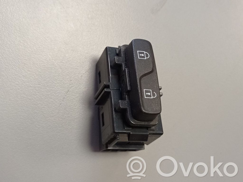 Volvo XC60 Central locking switch button 