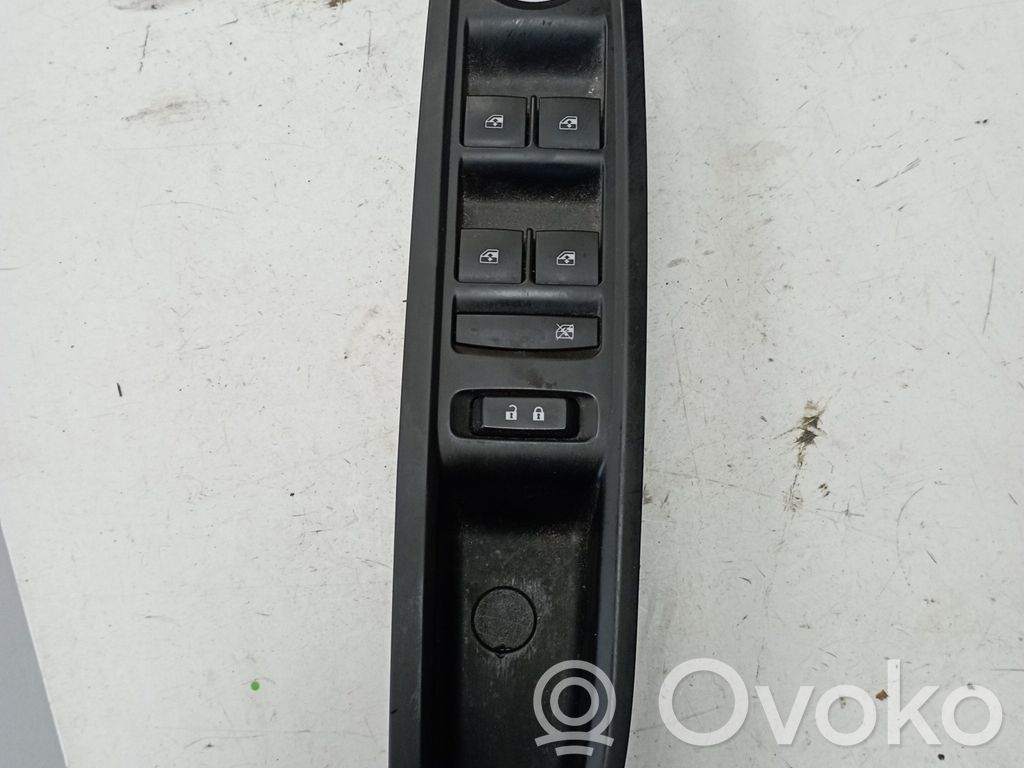 Buick Encore I Electric window control switch 