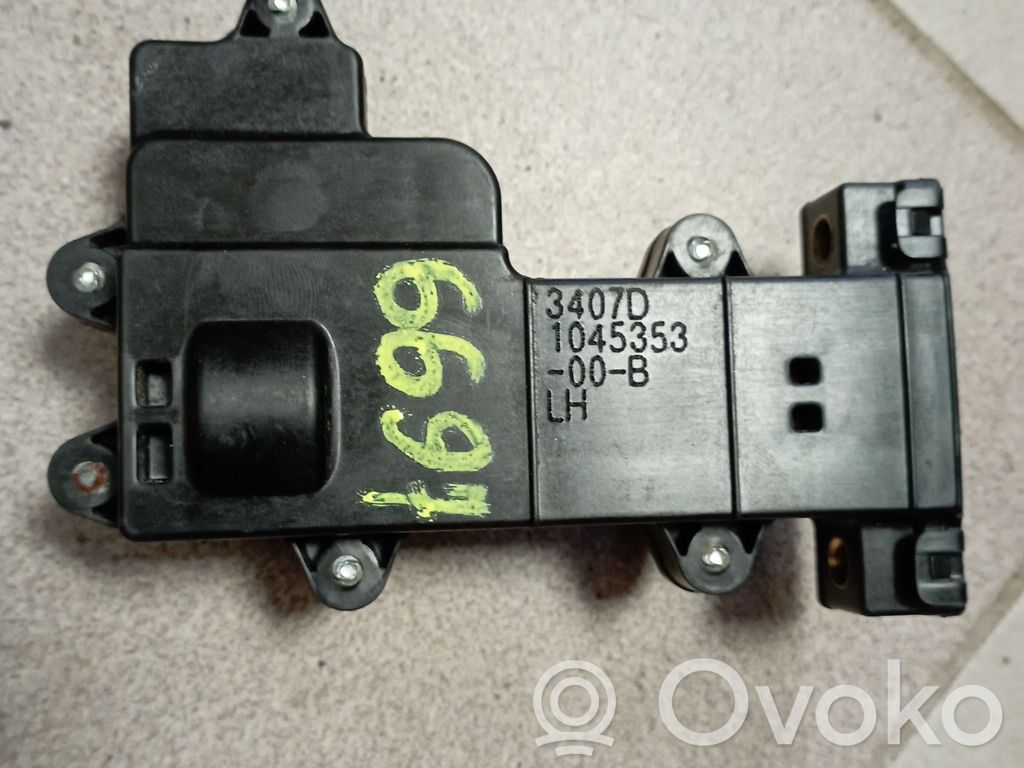 Tesla Model X Door control unit/module 