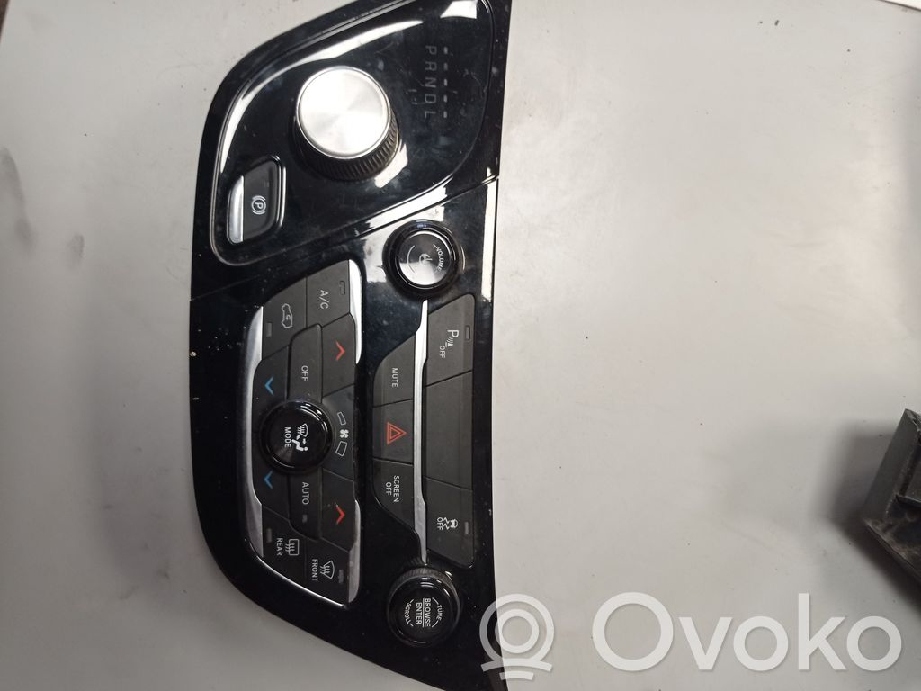 Chrysler Pacifica Air conditioning (A/C) switch 