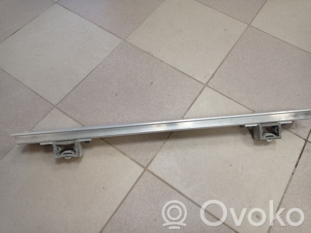 Tesla Model Y Support, fixation radiateur 