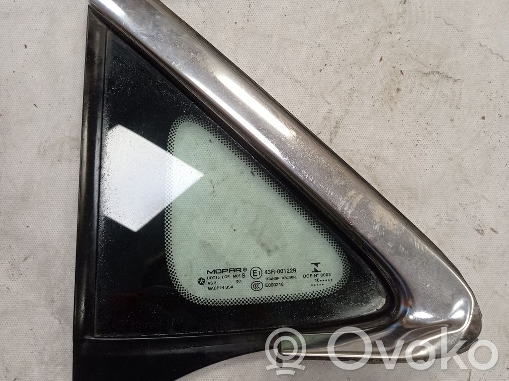 Chrysler Pacifica Front door vent window glass four-door 