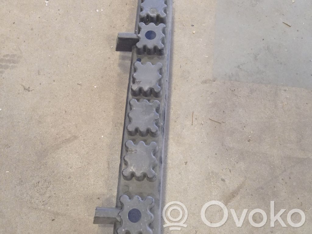 Chrysler Town & Country V Front bumper cross member 