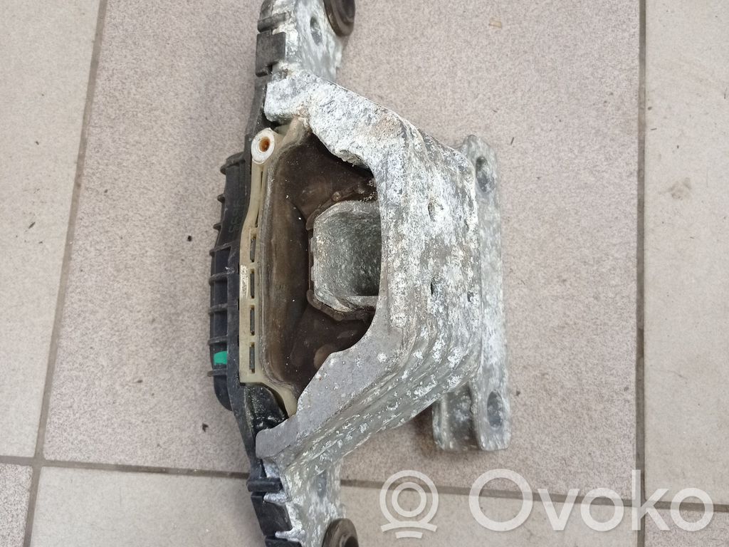 Chevrolet Volt II Engine mount bracket 