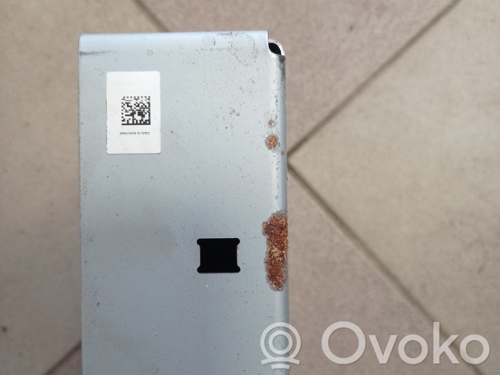 Inversor/convertidor de voltaje   2U5A14B218CA