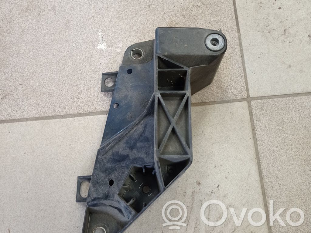 Chrysler Pacifica Radiator mount bracket 