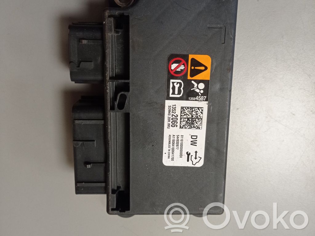 Buick Encore I Airbag control unit/module 