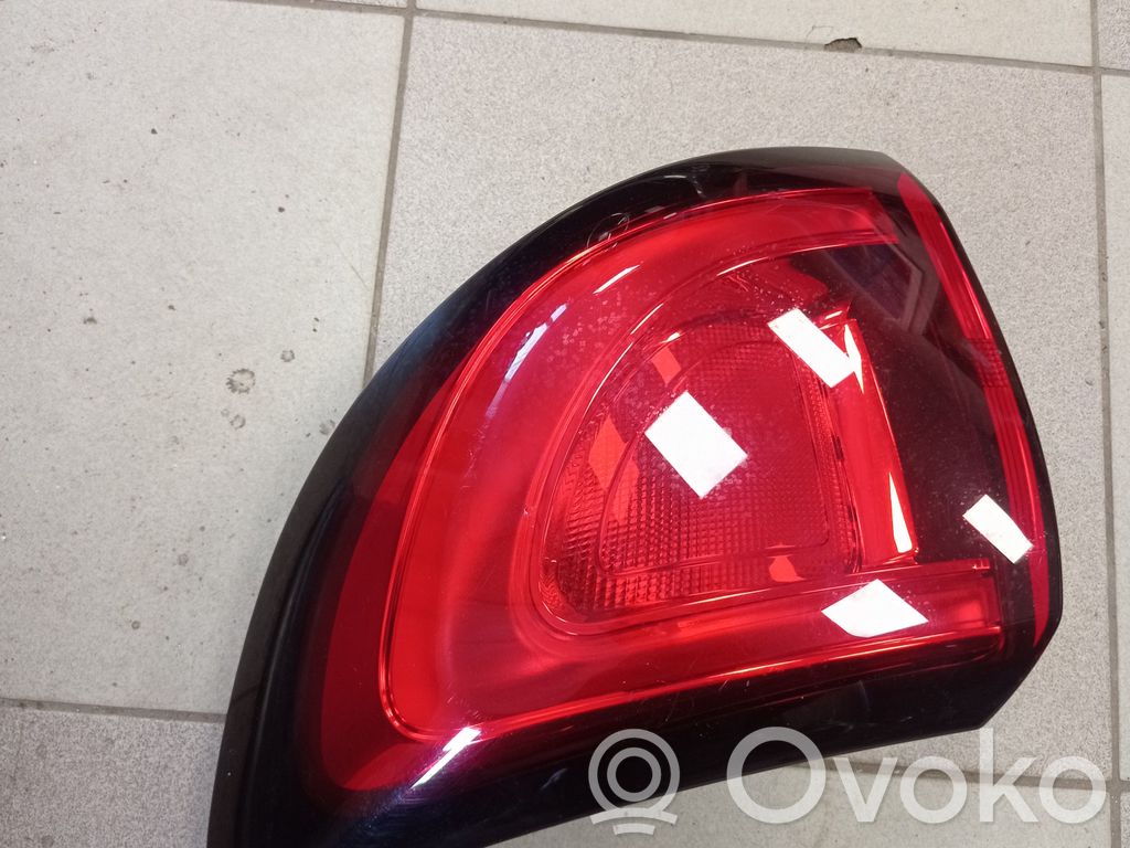 Chrysler Pacifica Rear/tail lights 