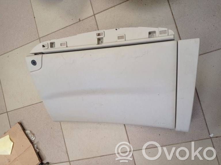 Ford Edge II Daiktadėžės (bordačioko) komplektas 