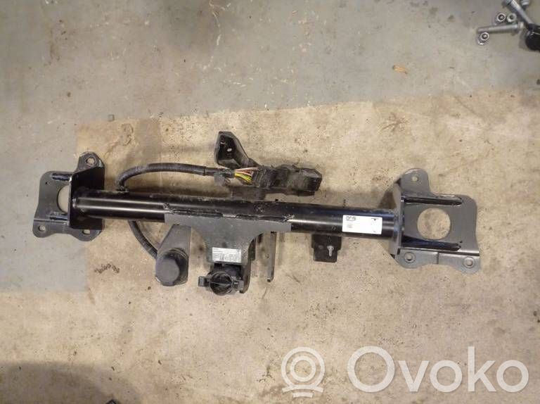 Tesla Model Y Vetokoukku 
