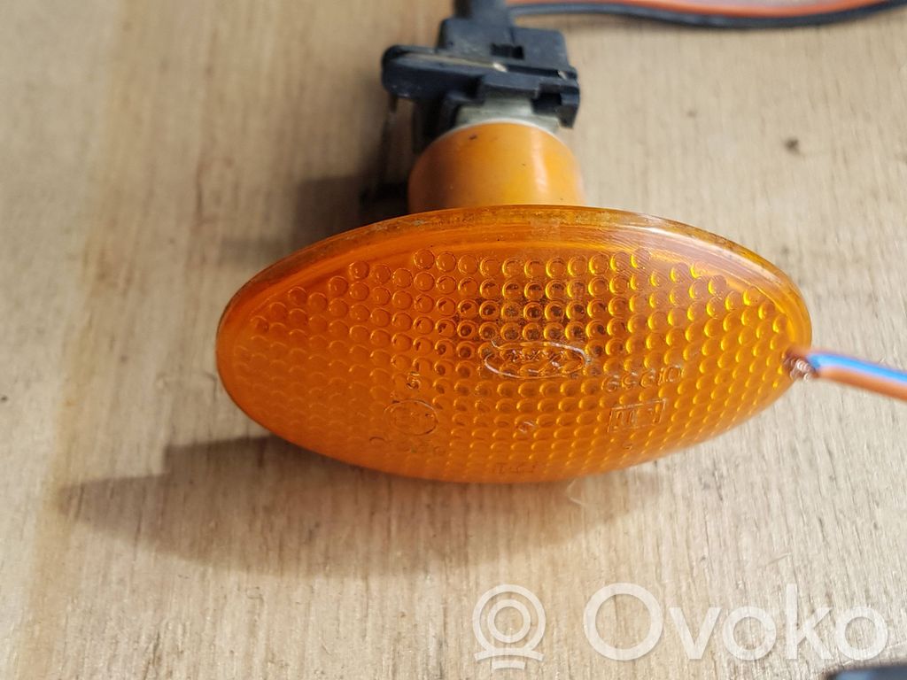 Front fender indicator light   01959