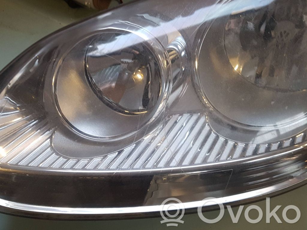 Volkswagen Golf V Lampa przednia 