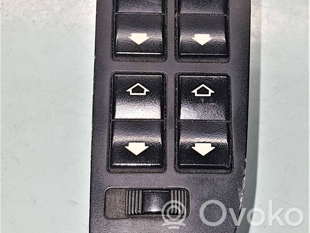 BMW 5 E39 Przyciski szyb 