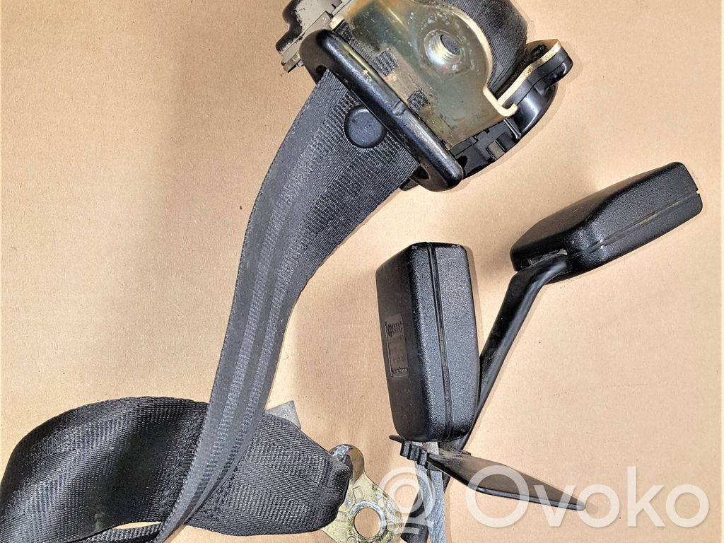 Audi 80 90 S2 B4 Klamra tylnego pasa bezpieczeństwa 