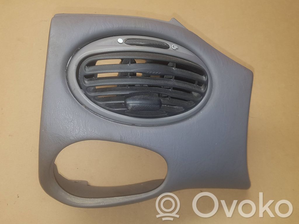 Ford Focus Rejilla de ventilación central del panel 