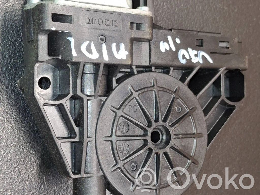 Volvo V70 Silniczek podnoszenia szyby drzwi tylnych 