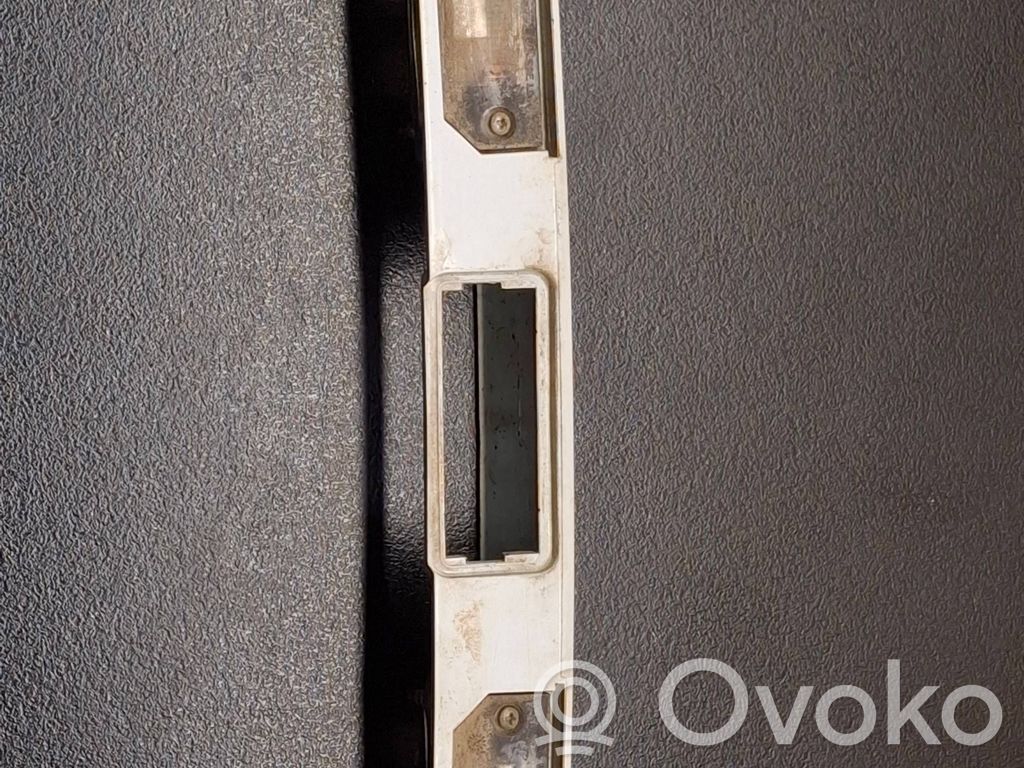 Éclairage de plaque d'immatriculation   6M51R43404BB