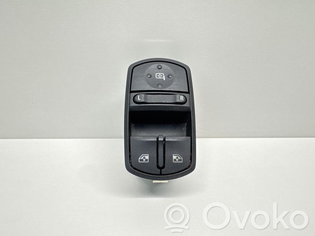 Opel Corsa E Electric window control switch 
