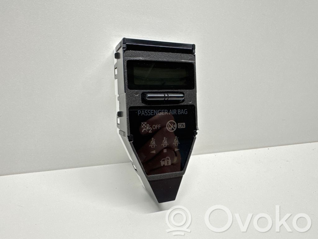 Toyota Auris E180 Clock 