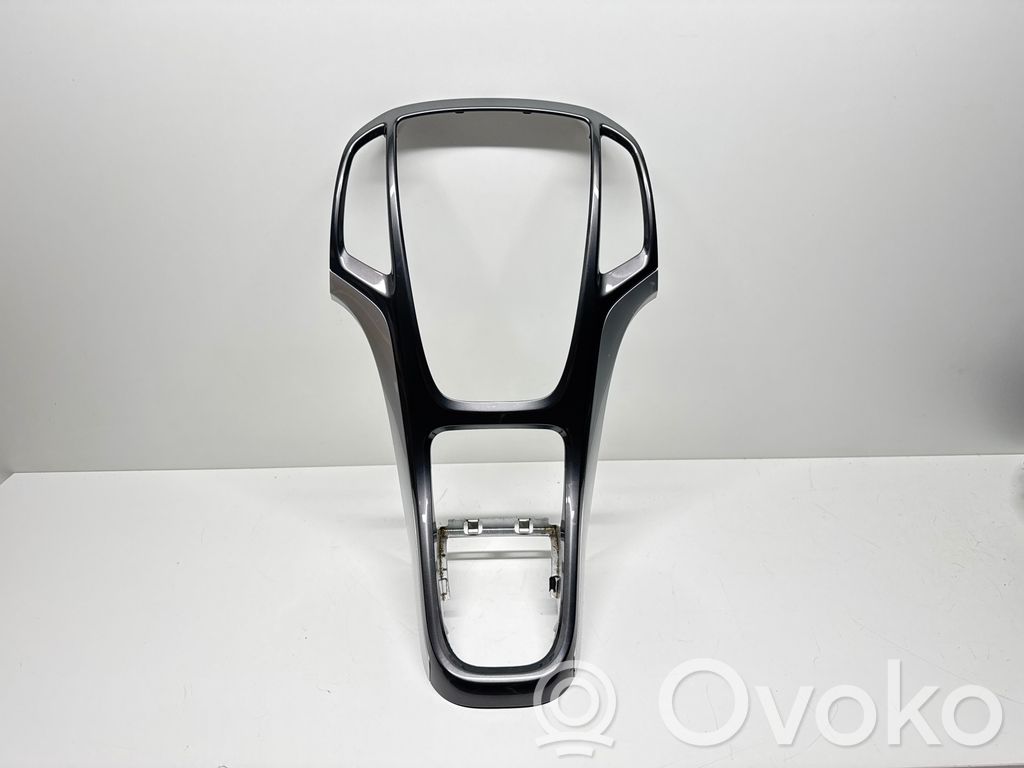 Opel Astra J Radijos/ navigacijos apdaila 
