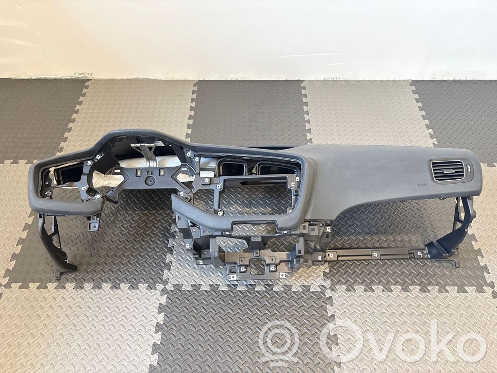 KIA Ceed Панель 