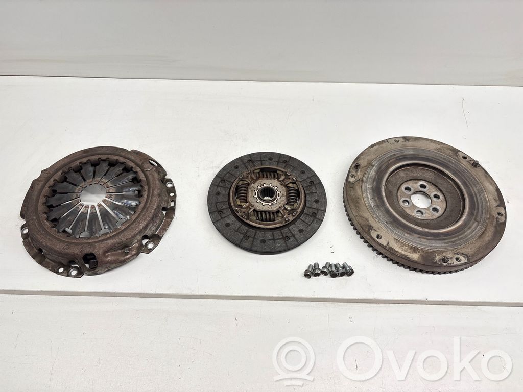 Toyota Auris 150 Sankabos komplektas 